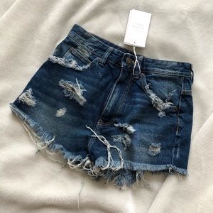 SOLD ✨Zara Mini Denim Shorts✨